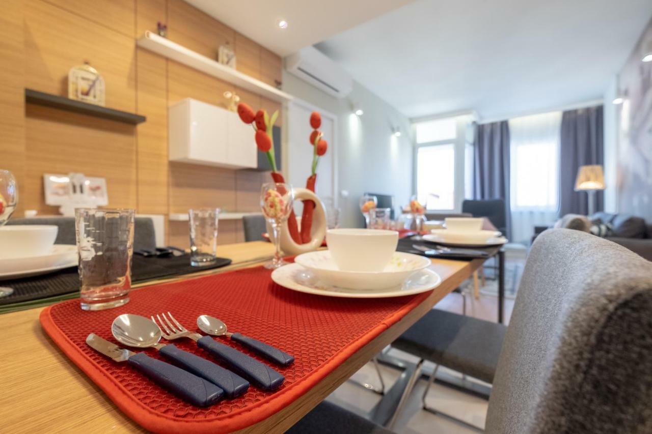 Vitosha Blvd Luxury 2-Bedroom, 2-Bathroom With Balcony Sofya Dış mekan fotoğraf