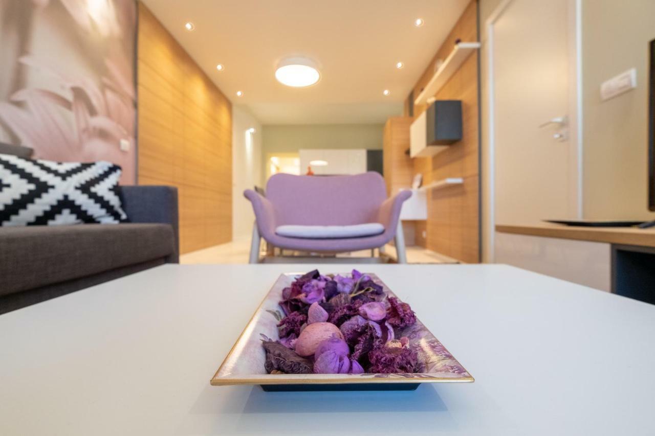 Vitosha Blvd Luxury 2-Bedroom, 2-Bathroom With Balcony Sofya Dış mekan fotoğraf
