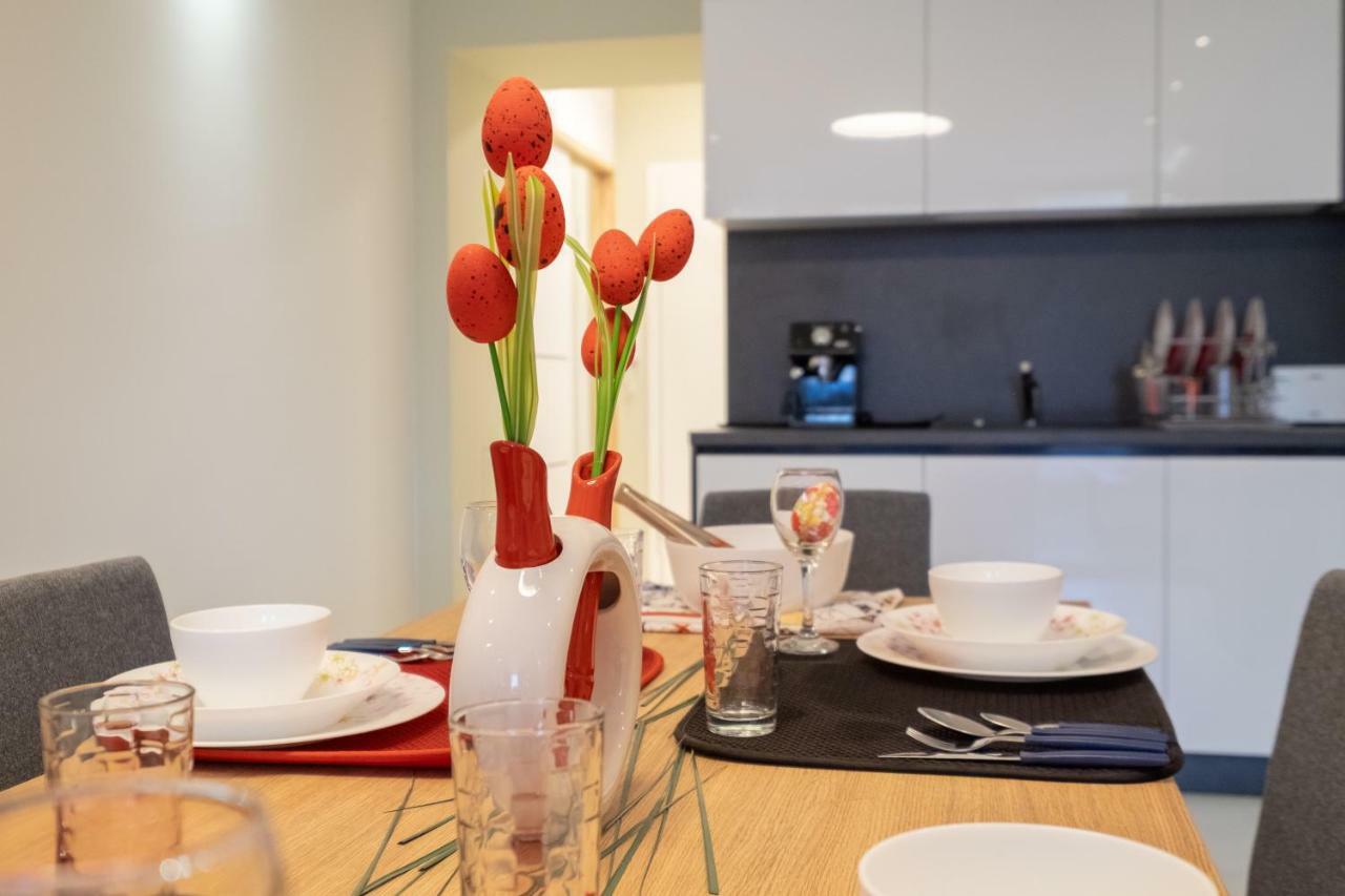 Vitosha Blvd Luxury 2-Bedroom, 2-Bathroom With Balcony Sofya Dış mekan fotoğraf
