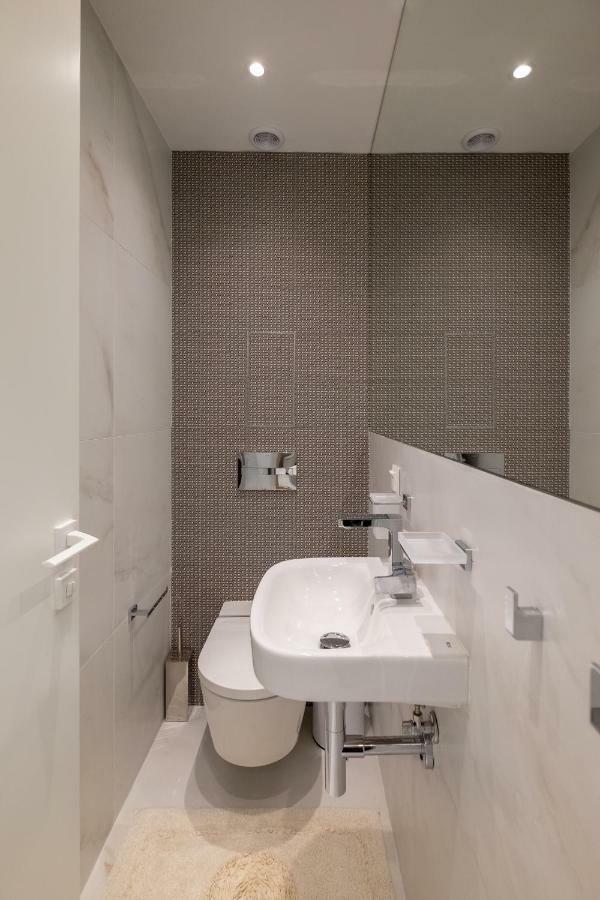 Vitosha Blvd Luxury 2-Bedroom, 2-Bathroom With Balcony Sofya Dış mekan fotoğraf