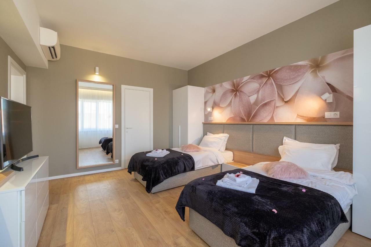 Vitosha Blvd Luxury 2-Bedroom, 2-Bathroom With Balcony Sofya Dış mekan fotoğraf
