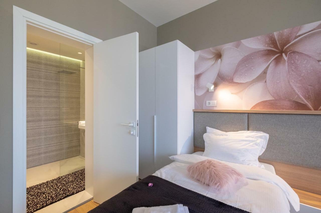 Vitosha Blvd Luxury 2-Bedroom, 2-Bathroom With Balcony Sofya Dış mekan fotoğraf