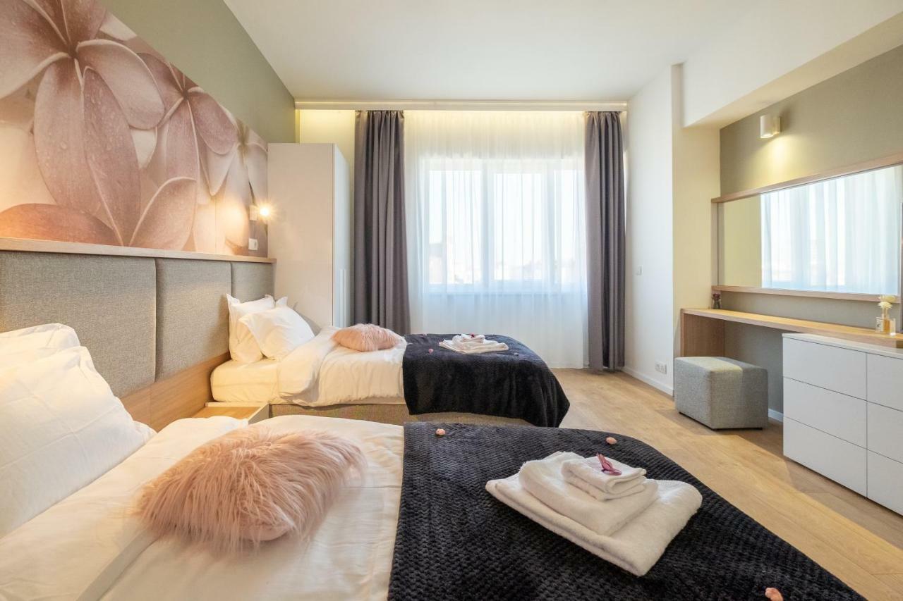 Vitosha Blvd Luxury 2-Bedroom, 2-Bathroom With Balcony Sofya Dış mekan fotoğraf