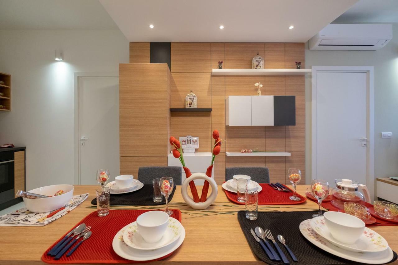 Vitosha Blvd Luxury 2-Bedroom, 2-Bathroom With Balcony Sofya Dış mekan fotoğraf