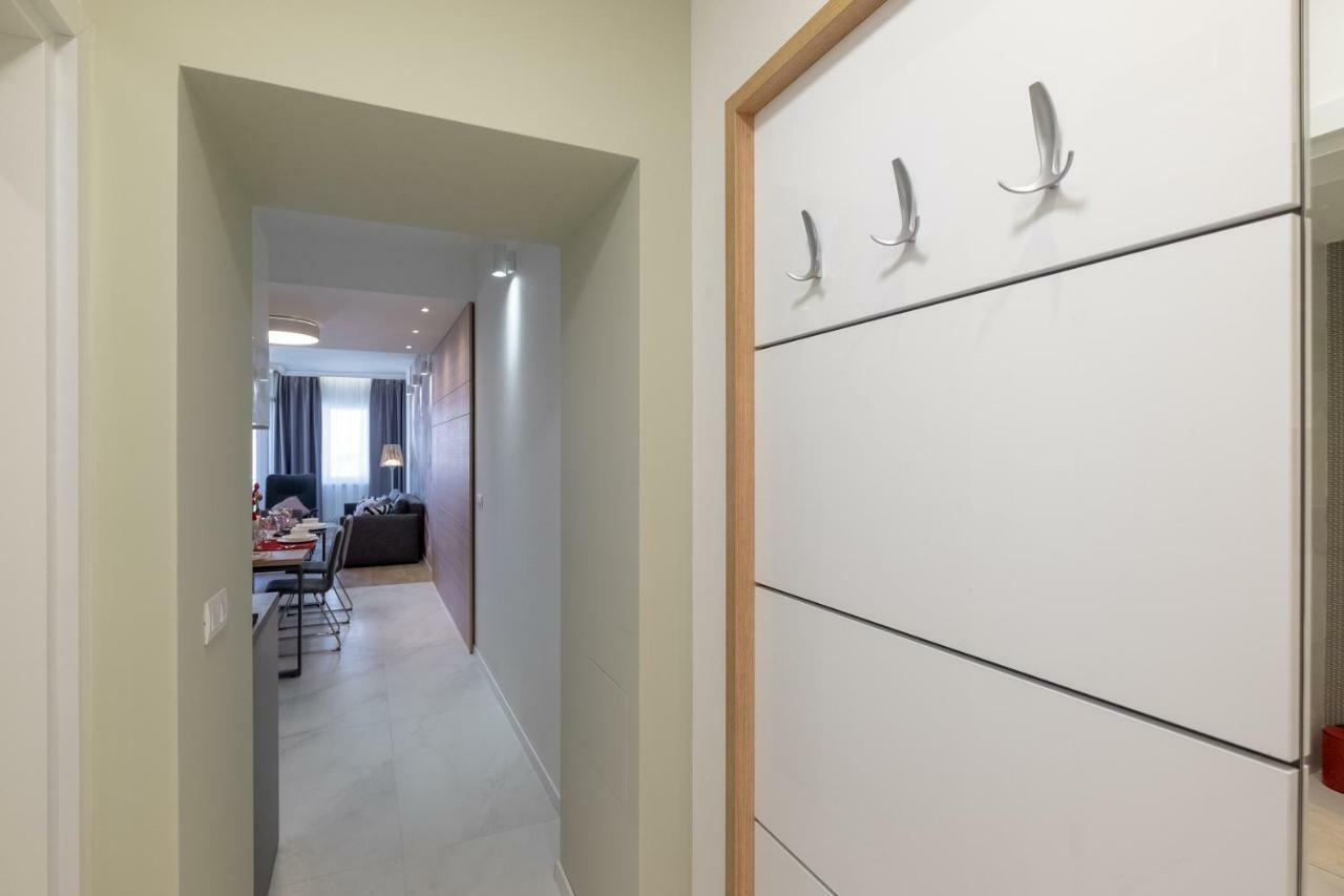 Vitosha Blvd Luxury 2-Bedroom, 2-Bathroom With Balcony Sofya Dış mekan fotoğraf