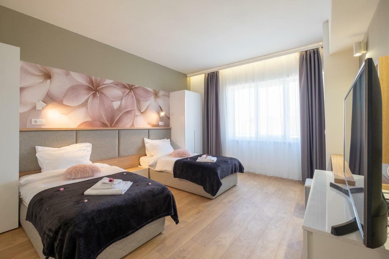 Vitosha Blvd Luxury 2-Bedroom, 2-Bathroom With Balcony Sofya Dış mekan fotoğraf