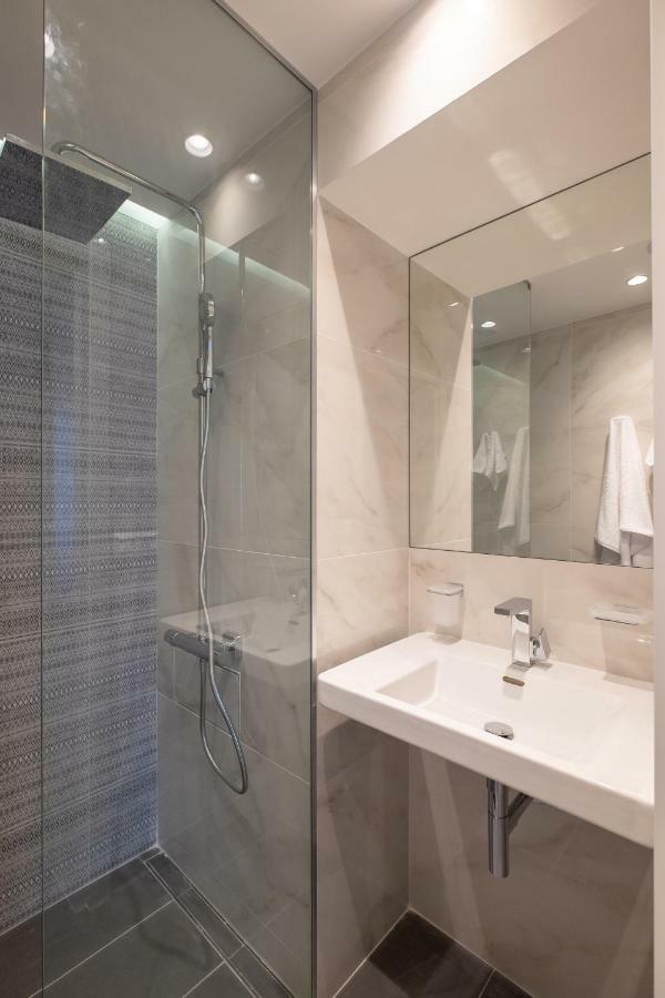 Vitosha Blvd Luxury 2-Bedroom, 2-Bathroom With Balcony Sofya Dış mekan fotoğraf