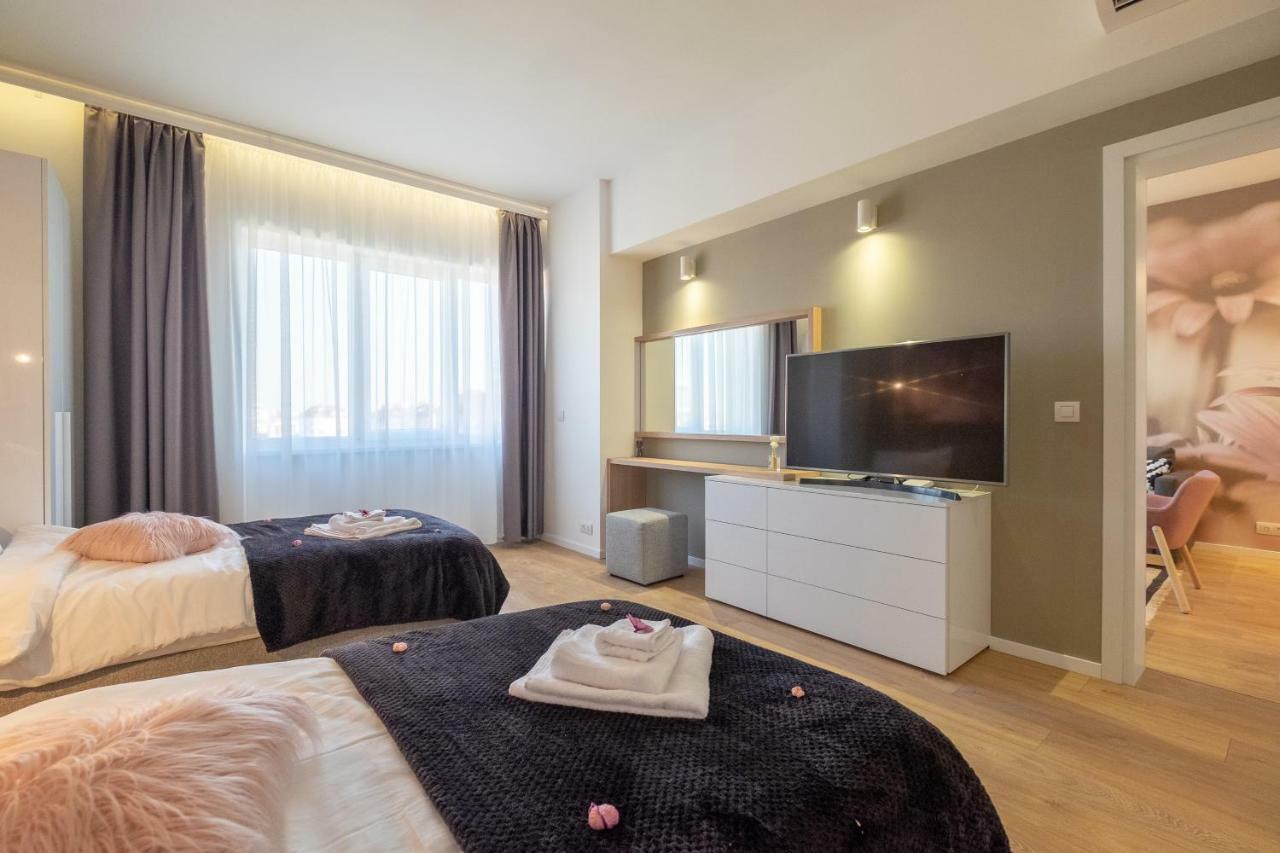 Vitosha Blvd Luxury 2-Bedroom, 2-Bathroom With Balcony Sofya Dış mekan fotoğraf
